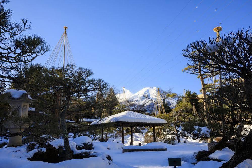 Fujisan Onsen Bessho Sasa Hotel Fujiyoshida Exterior foto