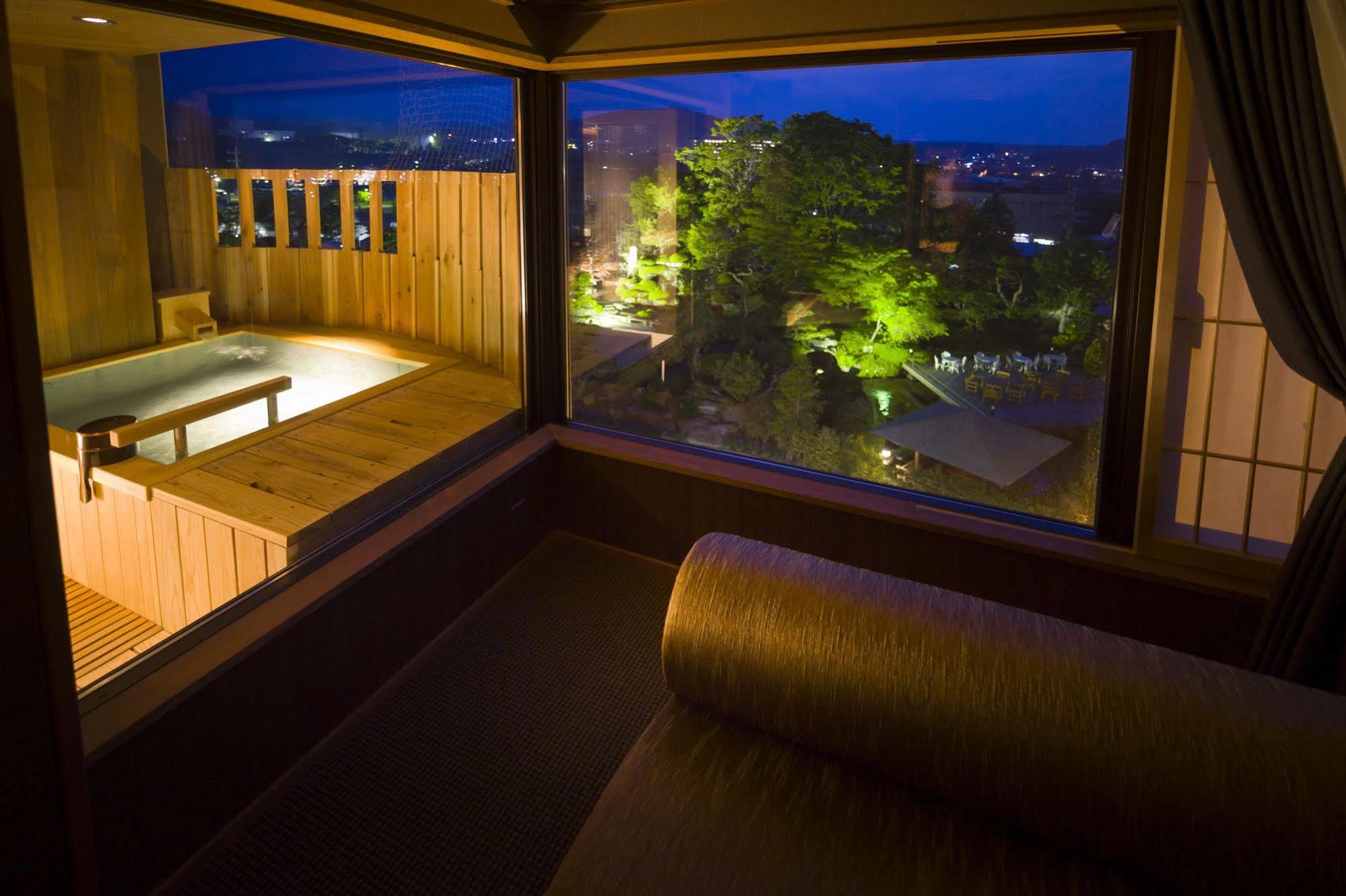 Fujisan Onsen Bessho Sasa Hotel Fujiyoshida Exterior foto